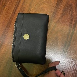 Black clutch